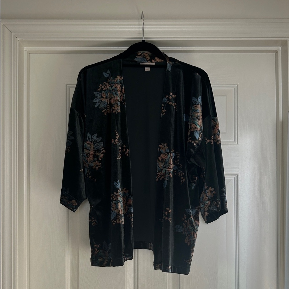 LOFT Black Kimono with Blue and Brown Floral Design Velvet